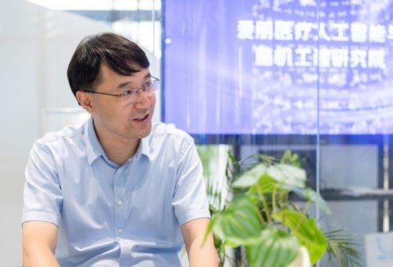 愛朋醫療豪賭AI腦機介面，清華交大產學合作能否顛覆醫療？端午節看AI醫療新趨勢