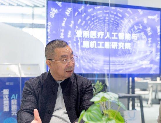 愛朋醫療豪賭AI腦機介面，清華交大產學合作能否顛覆醫療？端午節看AI醫療新趨勢